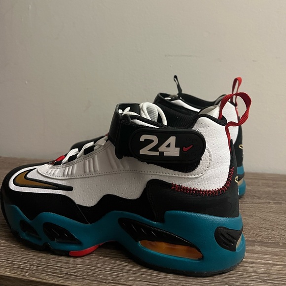 Nike Air Griffeys - Picture 4 of 7